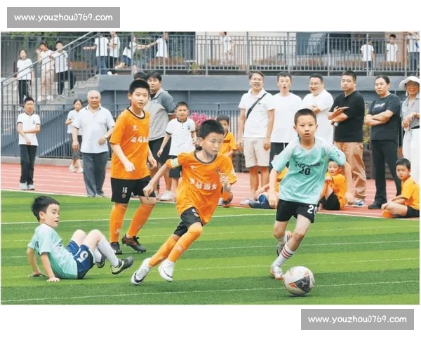 以足球校园培训为核心推动青少年体育教育高质量发展新路径探索